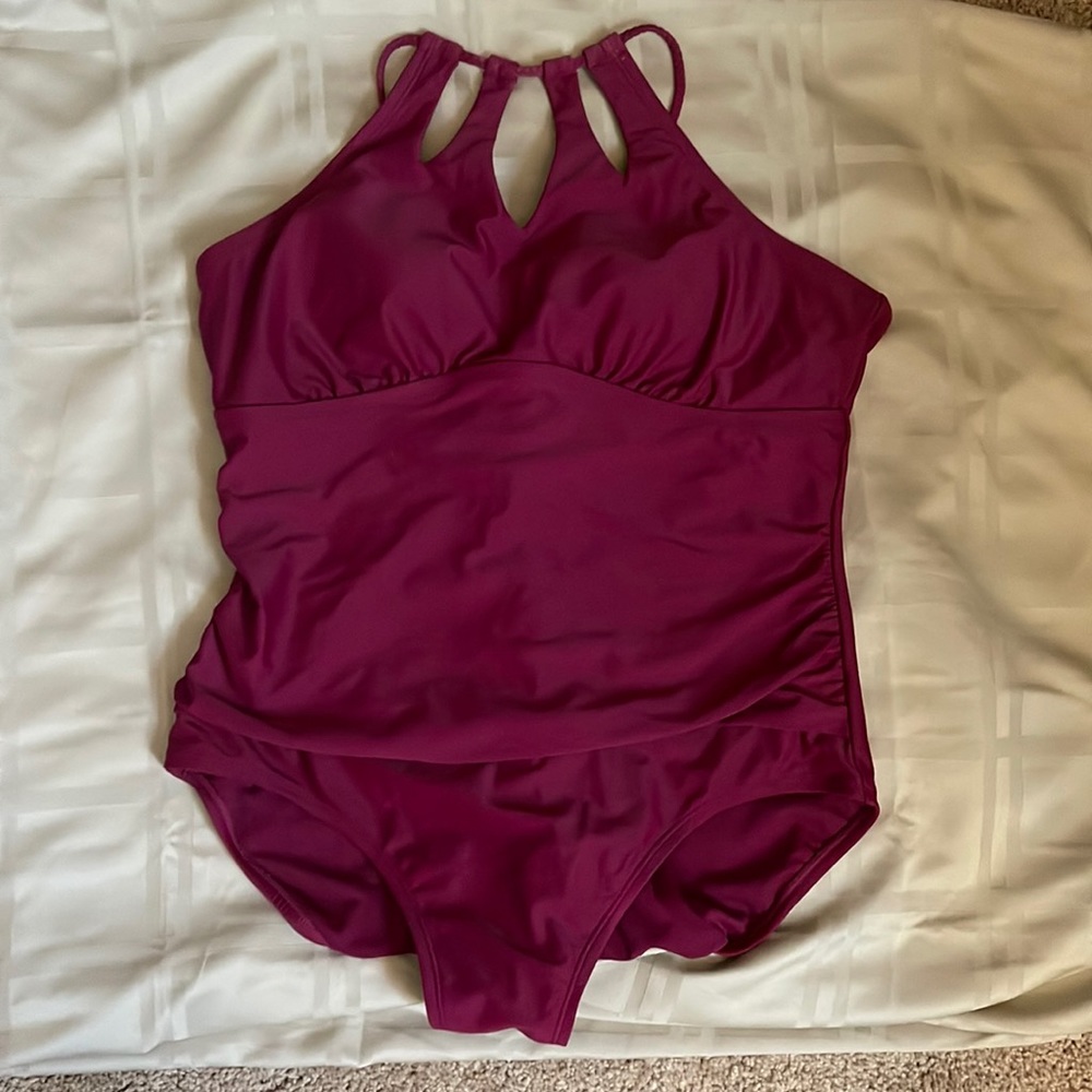 XL one piece swimsuit, keyhole top